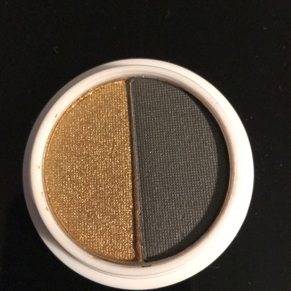 Eyeshadow - Picture 2 of 2